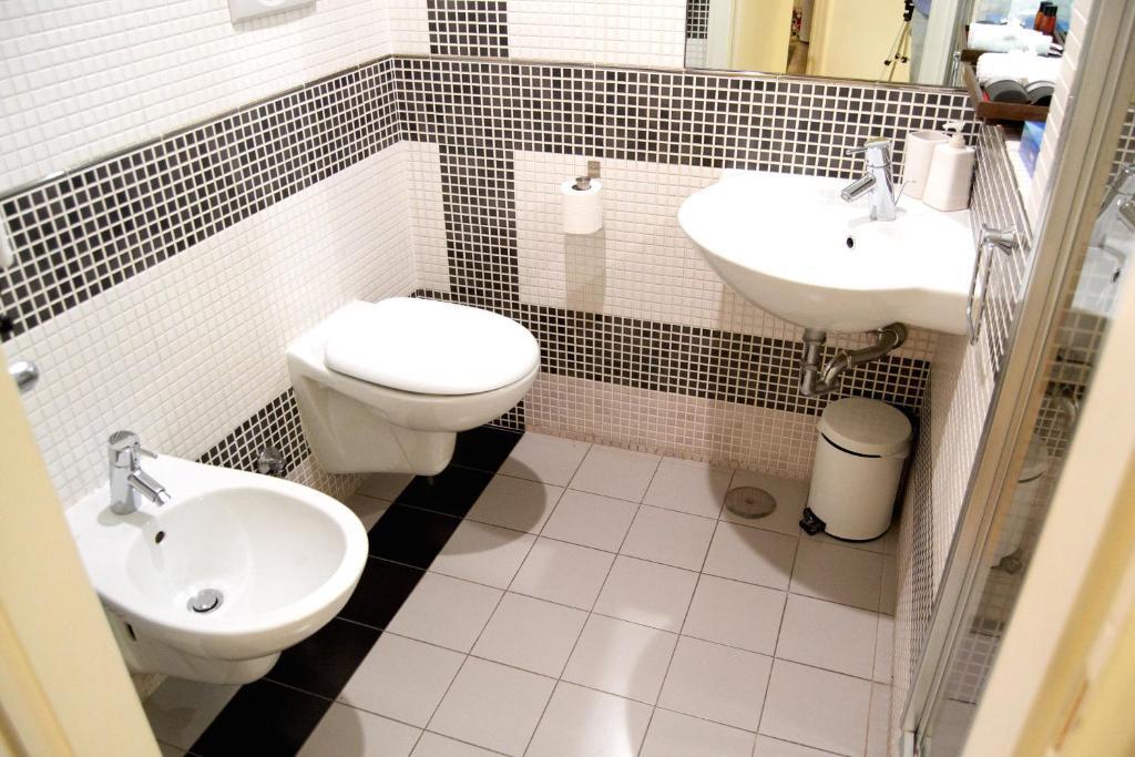 Domus Mazzini Bed & Breakfast 2*