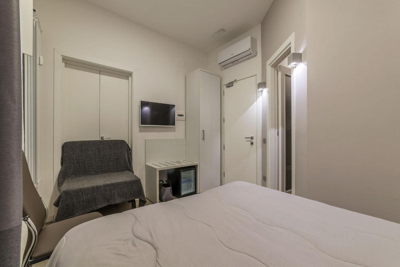Bed & Breakfast Domus Mazzini 2*
