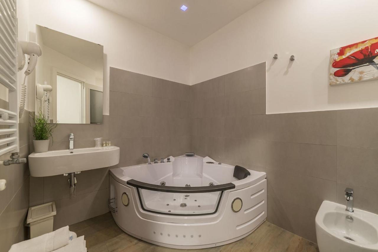 Domus Mazzini Bed & Breakfast 2*